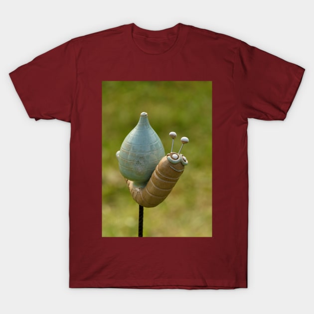 r485 / finition 2022:  - Bonjour de l'Escargot du Jardin !  Okaio Créations  Olavia-Olao T-Shirt by caillaudolivier